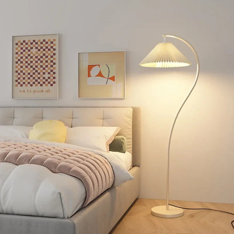 Lámpara de pie moderna de tela LED