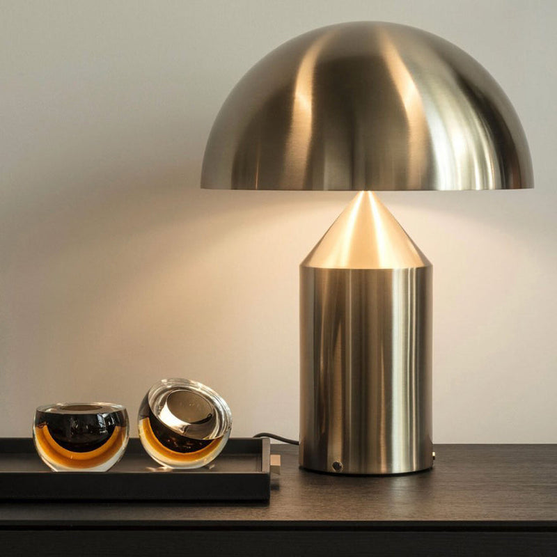 Lámpara de mesa de metal Atollo