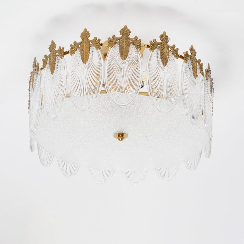 Araña redonda de cristal con motivos decorativos
